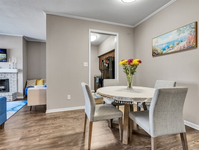 Building Photo - 702 Bering Dr