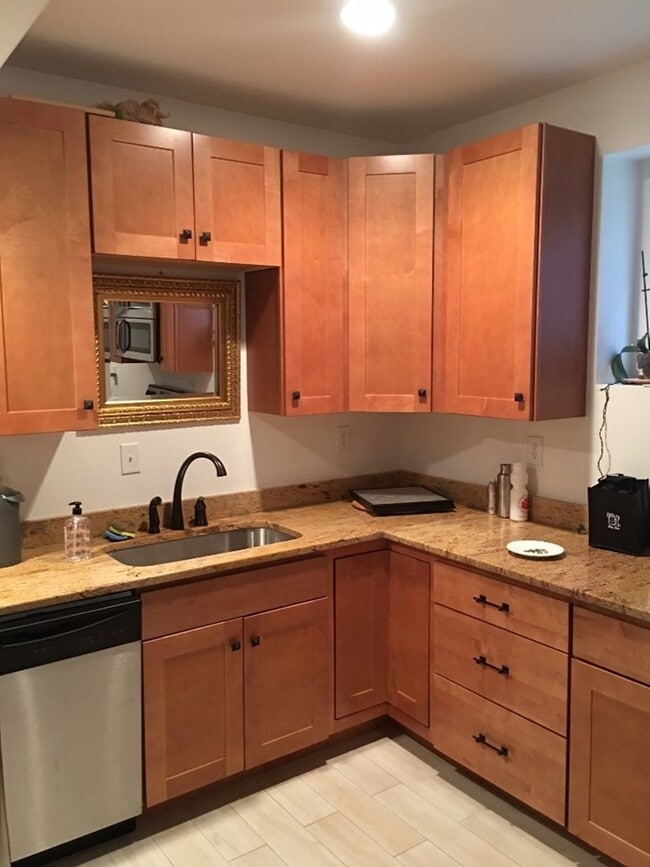 maple cabinets - 821 Cole St