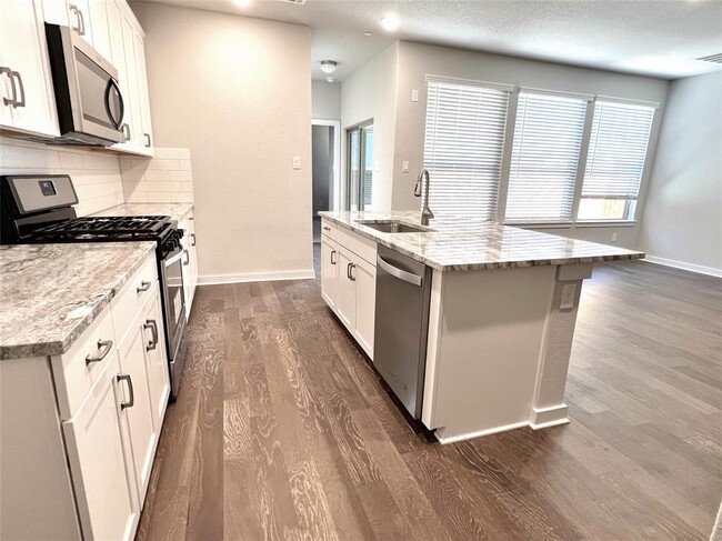 Foto del edificio - 2500 Forest Creek Dr