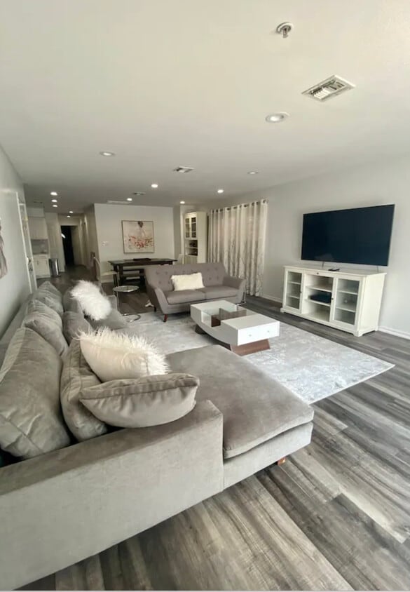 Primary Photo - 314 28th St