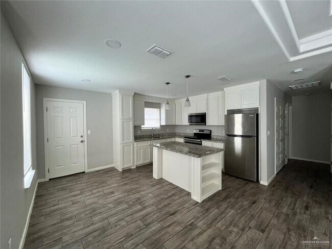 Building Photo - 13 Alta Vista Dr