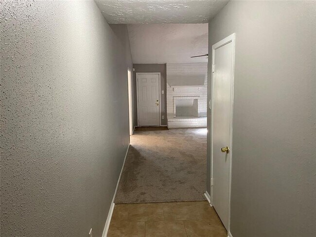 Building Photo - 23422 Lestergate Dr