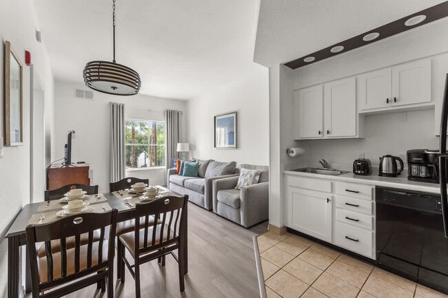 Foto del edificio - 8301 Palm Pkwy