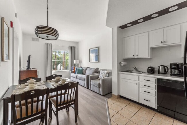 Foto del edificio - 8303 Palm Pkwy