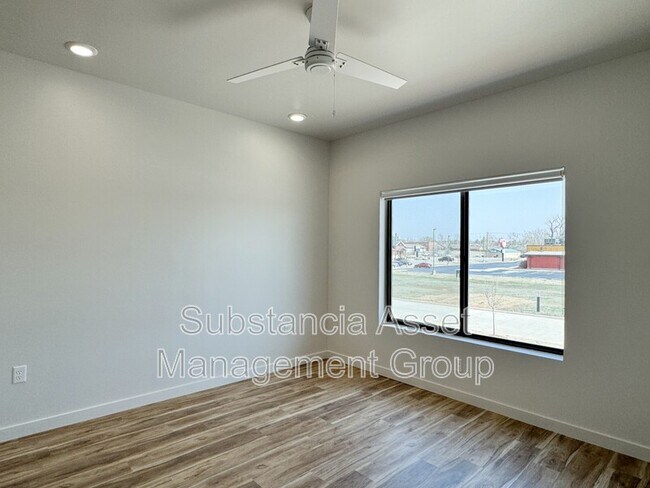 Foto del edificio - 1653 Midtown Pl