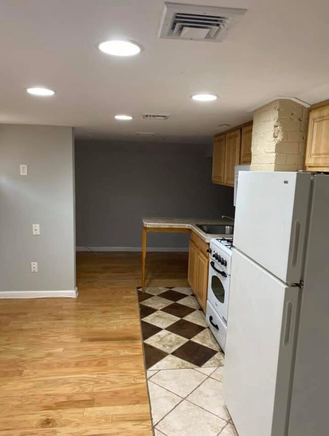 Building Photo - 59 Harrigan St