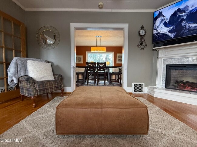 Building Photo - 21 Baker St