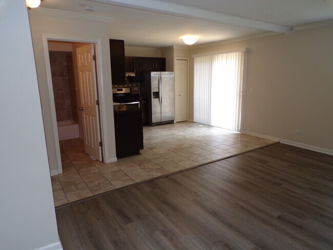 Building Photo - 1114 Stratford Ln