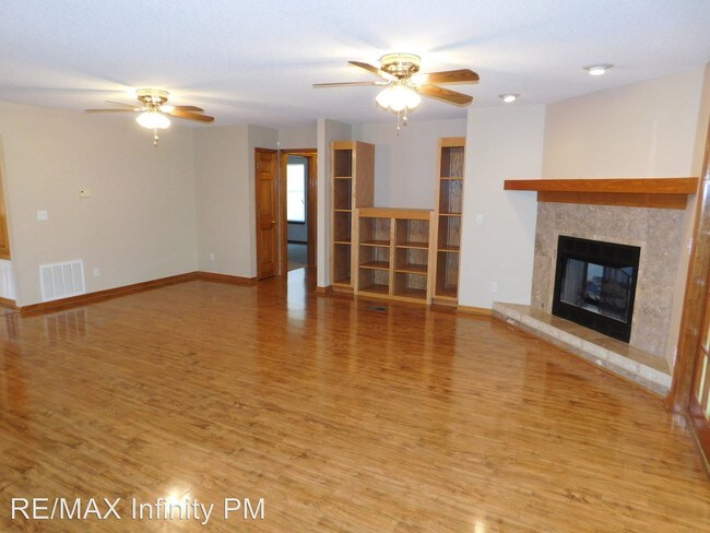 Building Photo - 5106 Sanborn Dr