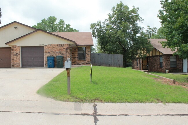 2 Bedrooms - 2 Full Baths! - 2 Bedrooms - 2 Full Baths! House