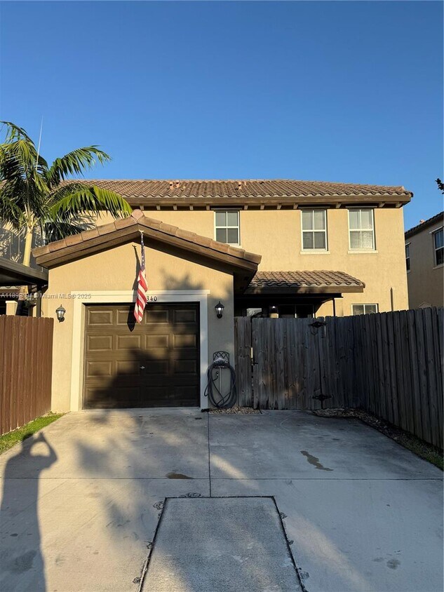Foto principal - 24340 SW 117th Ave