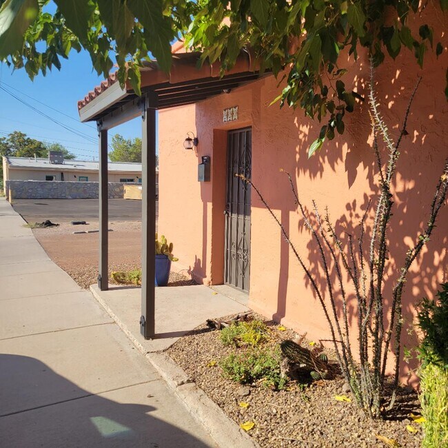 Building Photo - 223 N San Pedro St