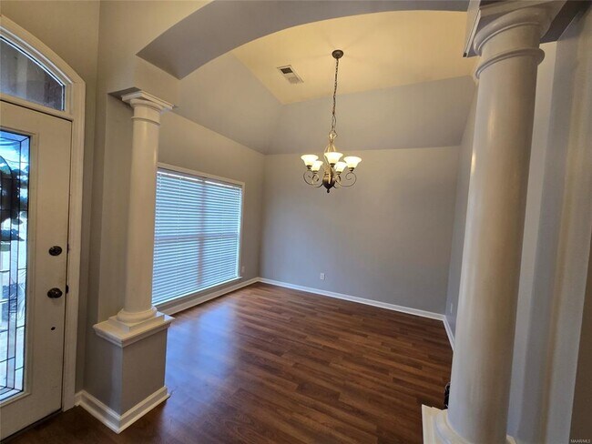 Foto del edificio - 1032 E Poplar St