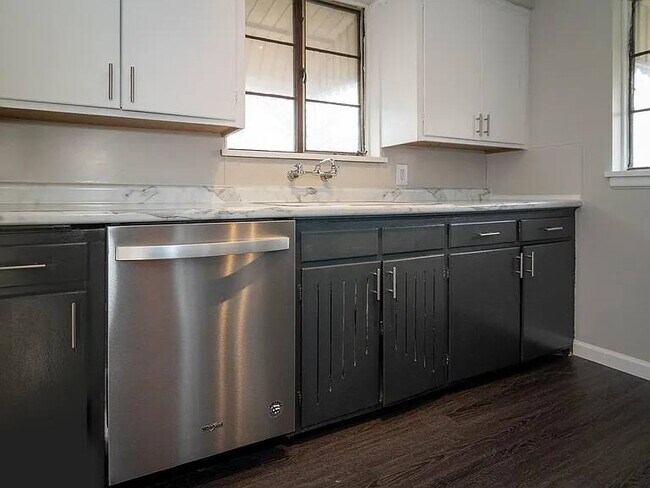 Foto del edificio - Not Available