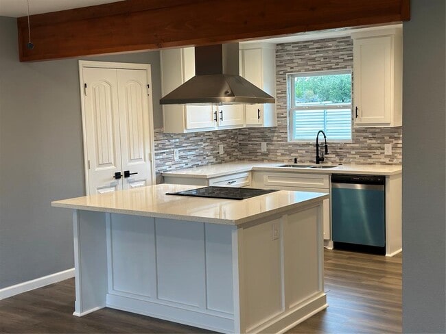 Building Photo - 8103 Marcy Dr