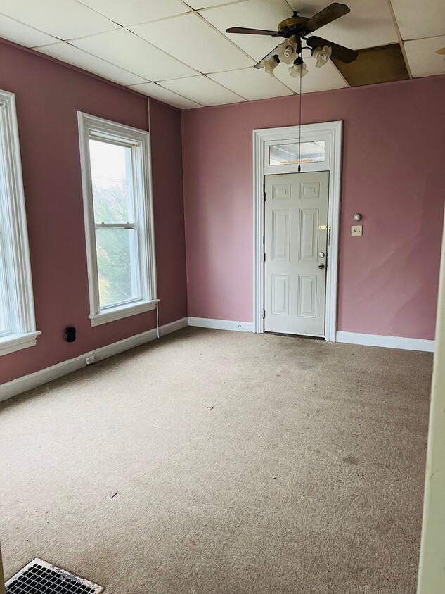 Primary Photo - large 2 bedroom 2 story apartment