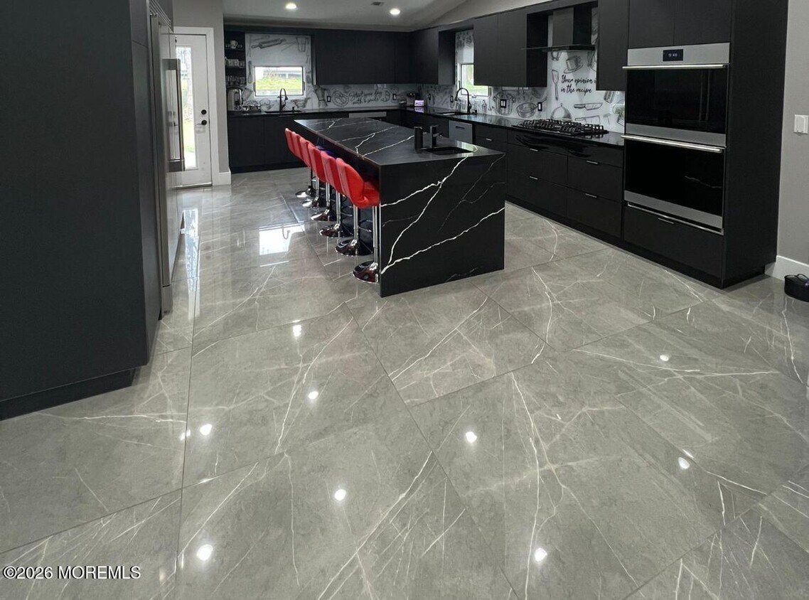 Foto del edificio - 612 Deal Rd