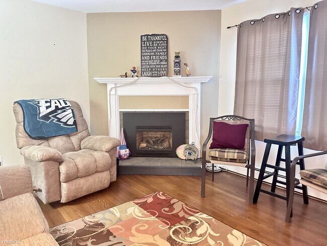 Building Photo - 3 br, 2 bath House - 116 Camelot Dr