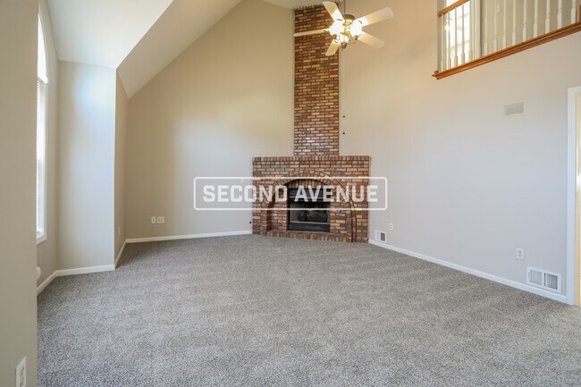 Building Photo - 1719 N Ashley DR