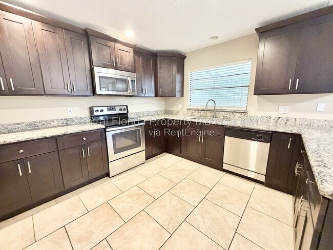 Foto del edificio - 2925 Amroth Pl
