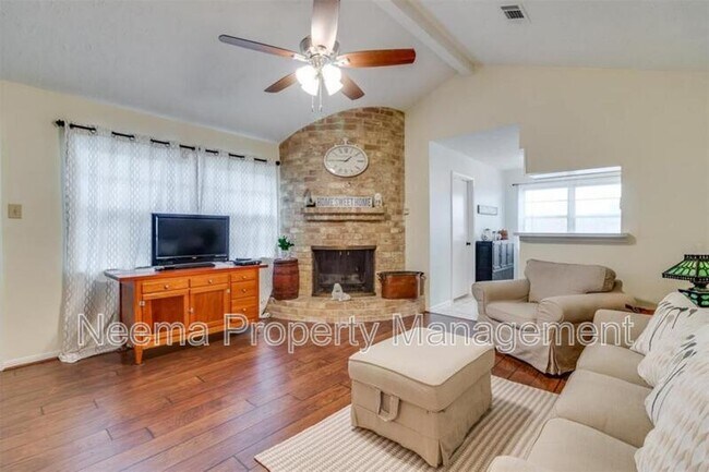 Foto del edificio - 4723 Lost Oak Dr