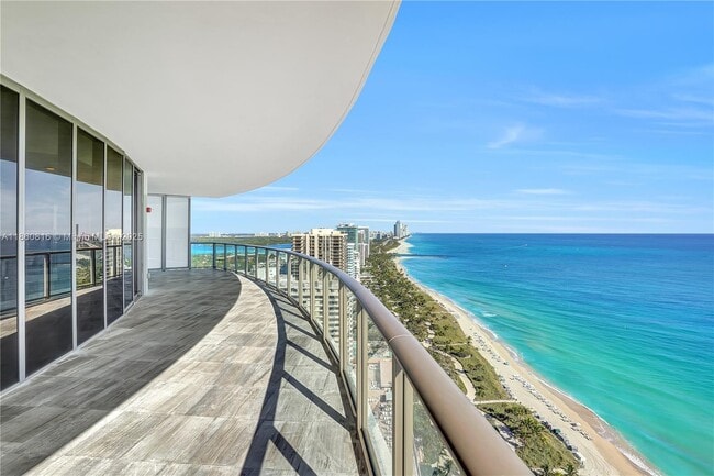 Foto del edificio - 9703 Collins Ave