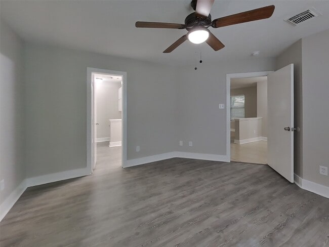 Building Photo - 18167 Woodsdale Ct