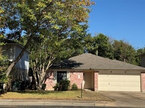 Building Photo - 9700 Copper Creek Dr