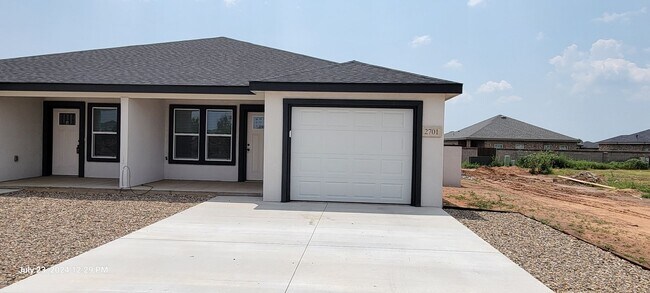 Building Photo - ra2701