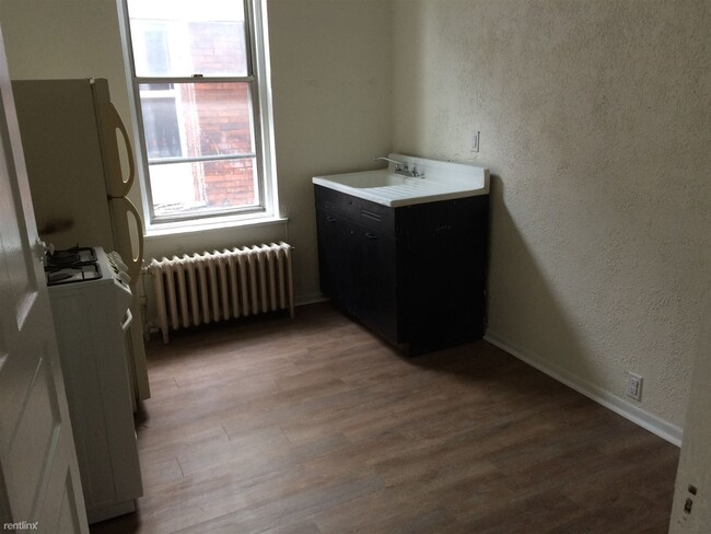 Foto del edificio - 4 br, 2 bath House - 3216 Joe Hammer Sq 32...