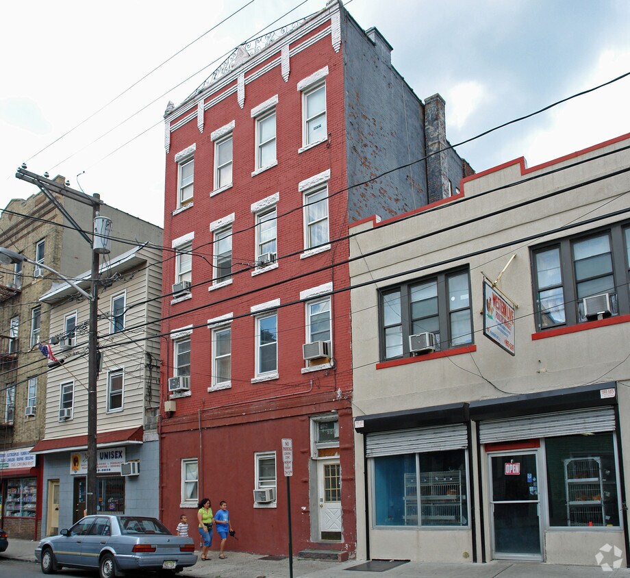 Primary Photo - 905 Bergenline Ave
