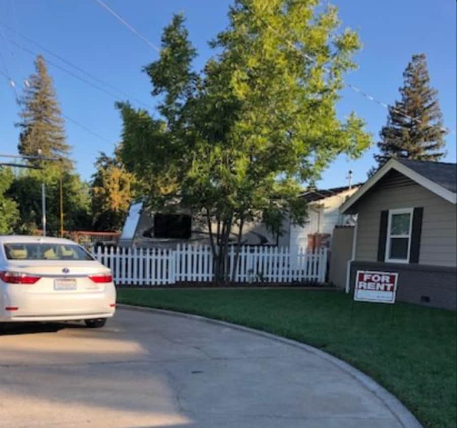 Primary Photo - ADORABLE 1 Bedroom Home w/ TONS of Extras!...