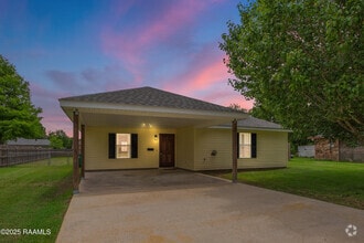 Building Photo - 314 East Dr