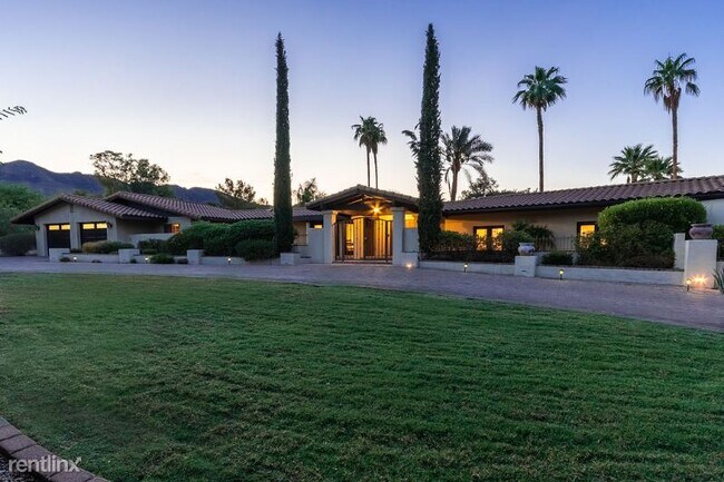 Building Photo - 4 br, 3.5 bath House - 5000 E Road Runner Rd