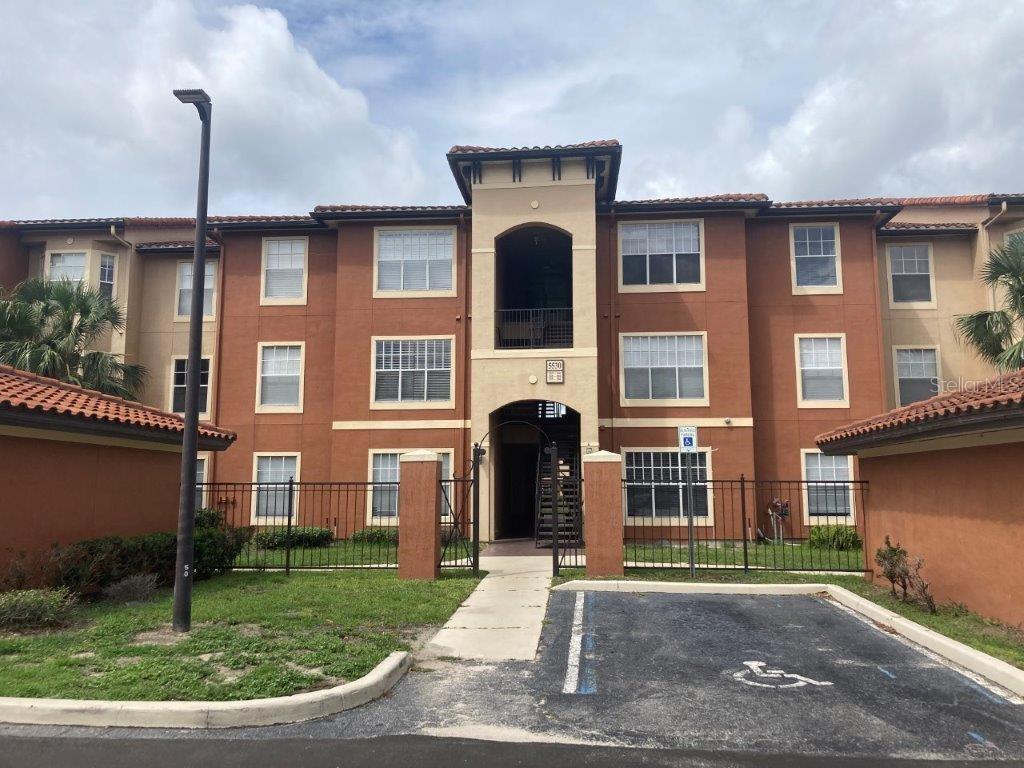 Primary Photo - 5530 Metrowest Blvd