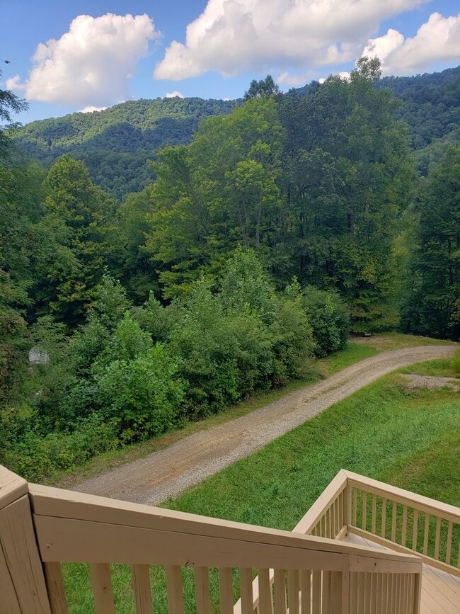 Building Photo - Beautiful Mountain Views