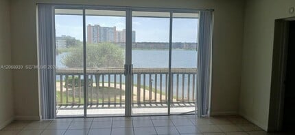 Building Photo - 1591 NE Miami Gardens Dr