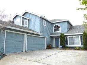 Building Photo - 703 Bahama Ln