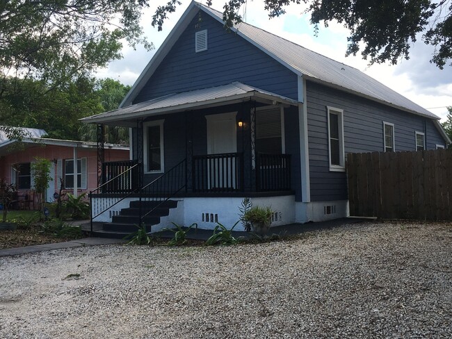 Building Photo - Vintage North Hyde Park Bungalow