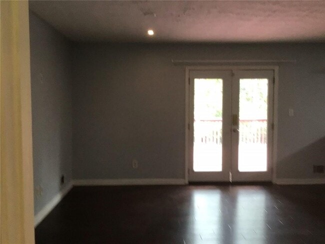 Foto del edificio - 5826 Simone Dr