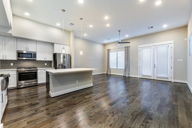 Foto del edificio - 806 Thornton Rd