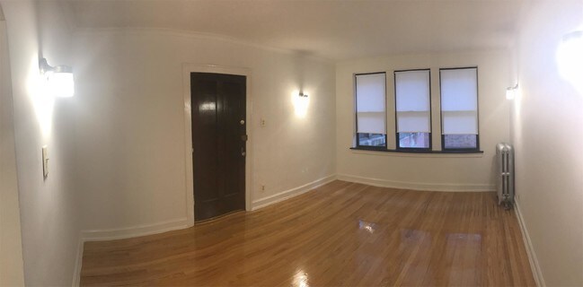 Building Photo - 8915 S Justine St