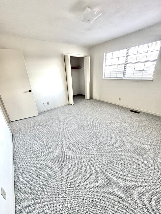 Building Photo - 1219 Cora Ln