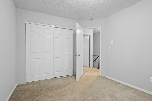 Foto del edificio - Wetherburne Square Apartments