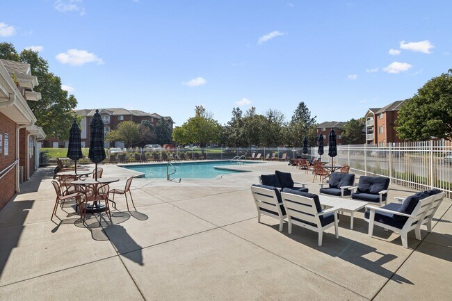 Foto del edificio - Lakeside Village Apartment Homes