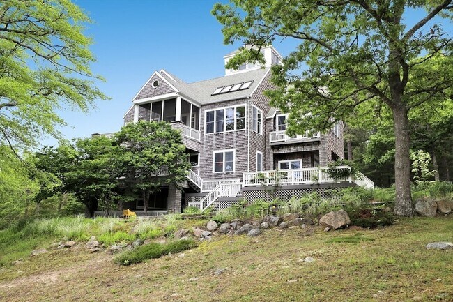 Foto del edificio - 17 Bourne Point Rd