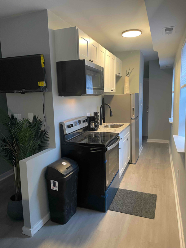 Foto principal - 1025 W Baltimore St
