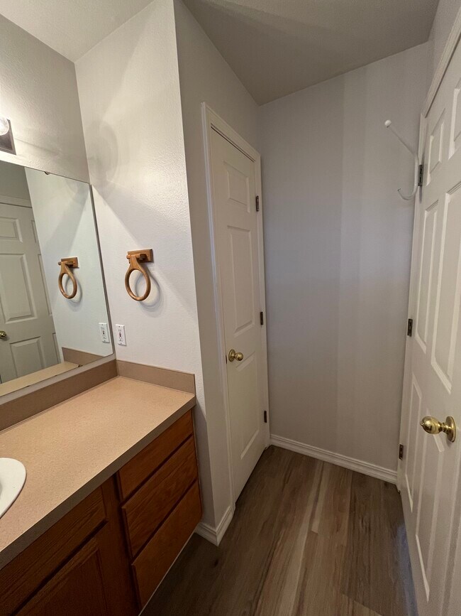 8897 W Irving St Unit APT 201, Boise, ID 83704 Condo for Rent in Boise, ID