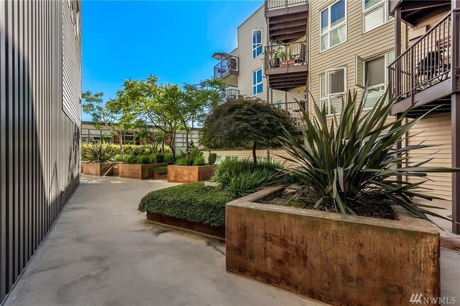 Foto del edificio - 4020 Aurora Ave N