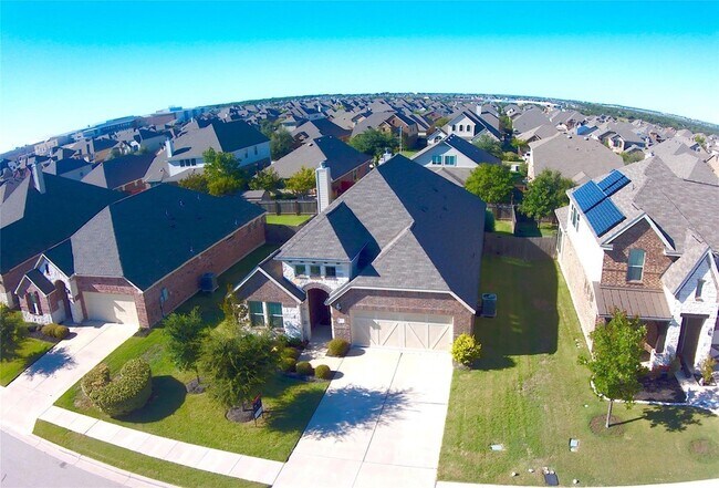 Foto del edificio - 1017 Hillrose Dr